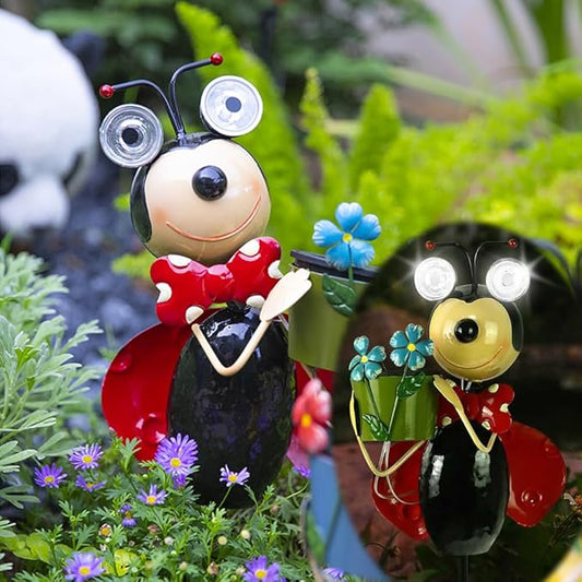 Solar Lady Bugs Lights Swaying Metal Garden Decor Waterproof Solar Lights Decorative Outdoor Stake Lights for Outside Patio Balcony Pathway Lawn Yard Gift