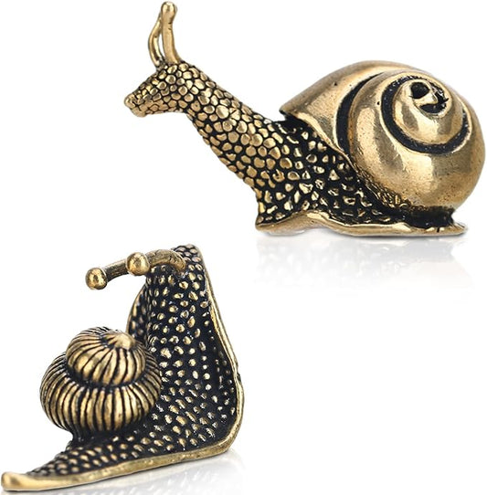 2pcs Snail decor Outdoor pond Garden snail figurine Brass Snail With feng shui decorative effect The meaning of the snail walk slowly and have a safe journey，Suitable for computer desk decoration
