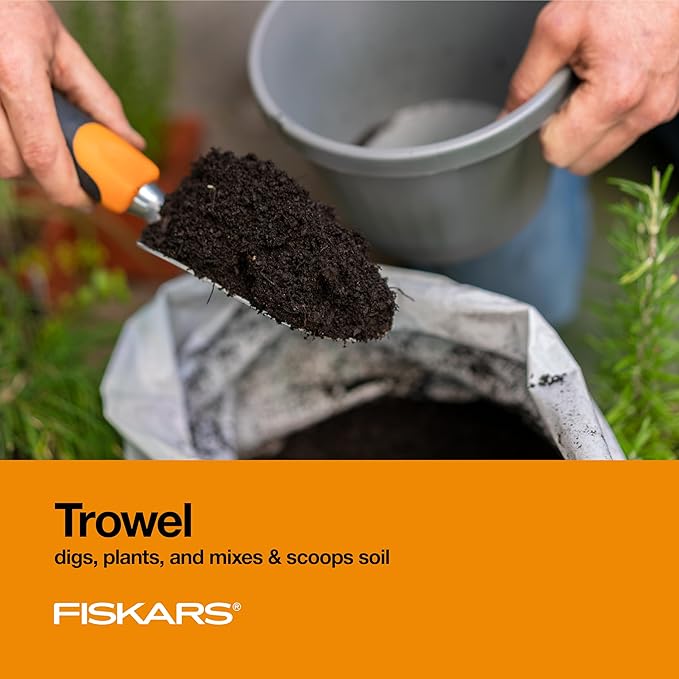 Fiskars 3-in-1 Garden Tool Set - Trowel, Transplanter, Cultivator for Gardening - Lawn and Garden Tools - Black/Orange
