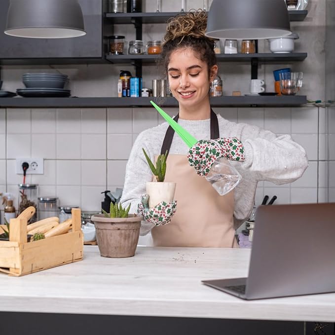 Operitacx Indoor Light Bulb Outdoor 16Pcs Self Plant Watering Spikes Plastic Auto Drippers Irrigation Devices Water Volume Drip System for Outdoor Indoor Plants (Random Color) Pot Planters Automatic