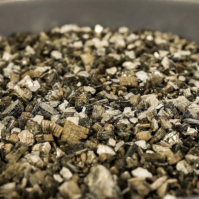 Horticultural Organic Vermiculite by GARDENERA - Medium Grade - Natural Soil Additive for Potted Plants, Orchids, Hydroponics, Terrariums (1 Quart)