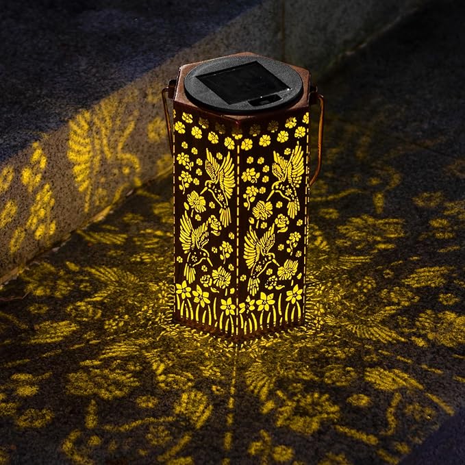 kyoryuger Hummingbirds Solar Lanterns Outdoor Hummingbird Gifts for Women Mom Grandma, Hummingbird Lovers Gifts, Birthaday for Mom Metal Lanterns for Yard Patio Lawn Solar Garden Decor