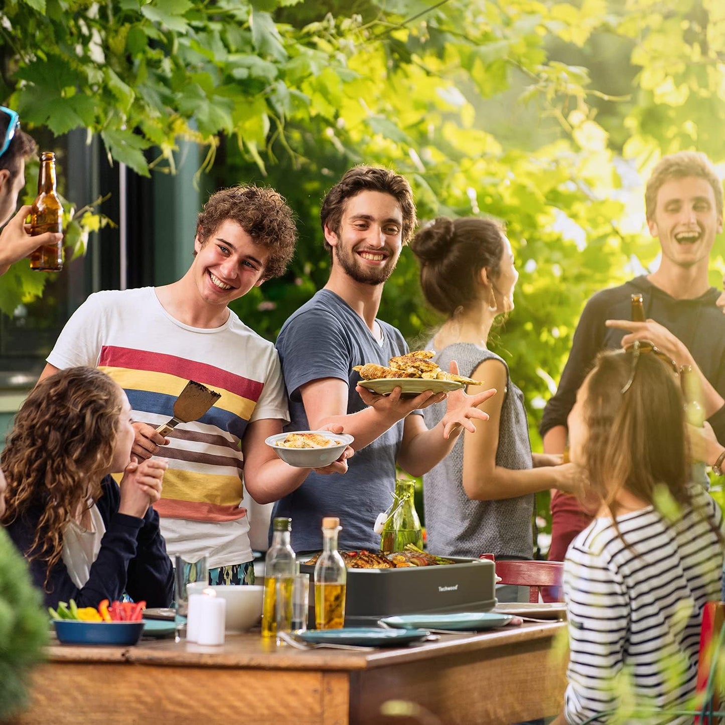 Indoor Smokeless Grill, Techwood 1500W Electric BBQ Grill with Temperature Control, Korean Grill Removable Grill & Griddle Plates, Tempered Glass Lid