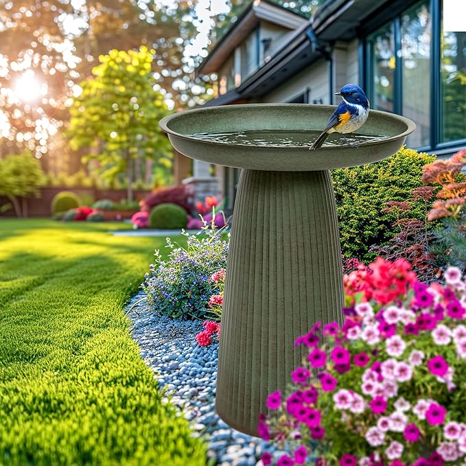 Sunnydaze Gleeful Garden Metal Bird Bath for Outdoors - Large Decorative Iron Birdbath - 23-Inch - Matte Green