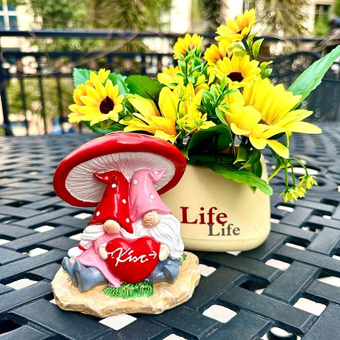 Garden Pink Tiny Gnome Couple Statue with Red Heart Mushroom Funny Outdoor Resin Figurines Home Decorations Valentine’s Day Housewarming Ornament Gift