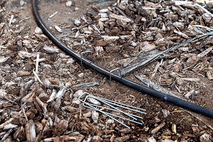 Squirrel Products U Shape Garden Stakes Metal, 6 Inch Landscaping Staples, 11 Gauge Stakes for Landscaping Fabric, 2.9mm 15x2.5x15cm – 200 Pack