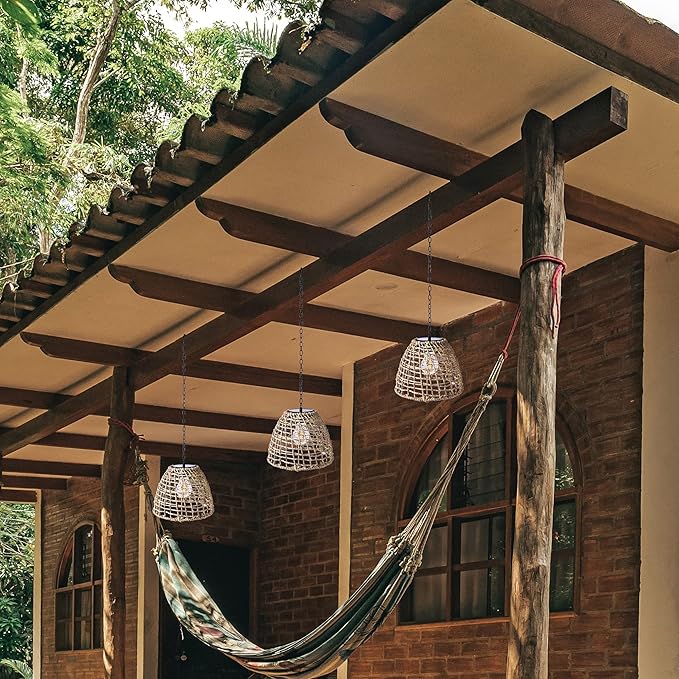 Vintage Rattan Basket Shade Solar Lantern Hanging Lighting Country Style Pendant Light Patio Garden Farmhouse Decoration Rustic Handmade Rattan Pendant Lamps.