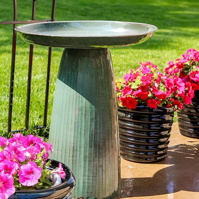 Sunnydaze Gleeful Garden Metal Bird Bath for Outdoors - Large Decorative Iron Birdbath - 23-Inch - Green Glaze