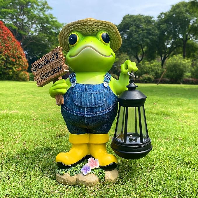 Frog Garden Statue with Solar Light, Gardener Frog Decoration with Solar Lantern Light for Home, Outdoor, Garden, Patio and Yard Decor, Best Gifts for Mom/Grandma, Grandma's Garden