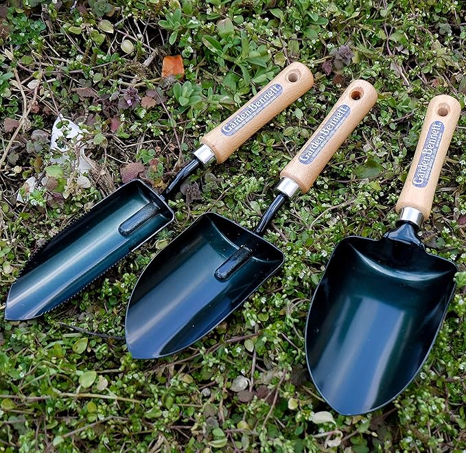 Garden Helper Narrow Garden Trowel Hand Tool, Garden Shovel Serrated Edge for Planting and Transplanting, Heavy Duty Japanese Steel Blade, Wood Handle, Made in Japan